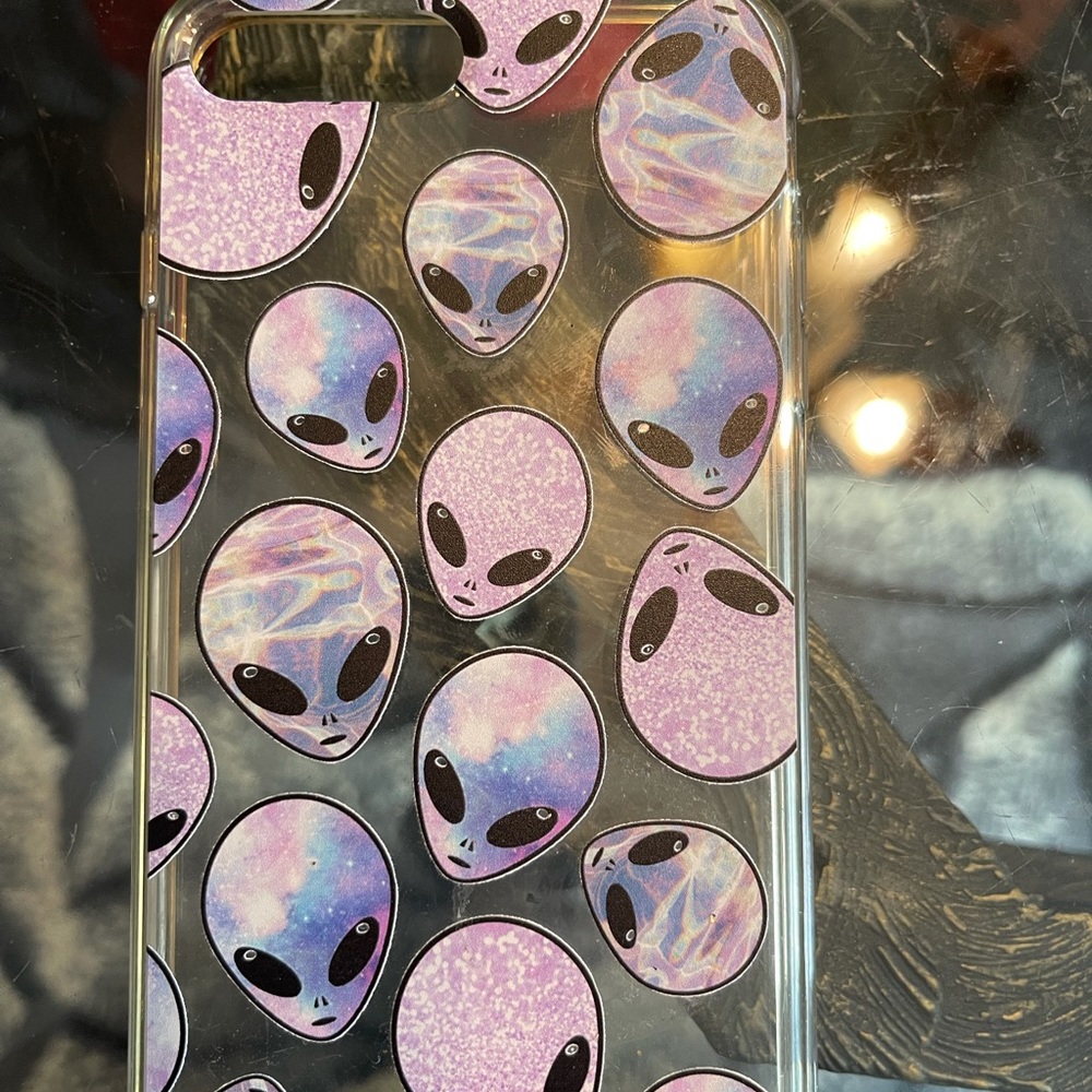 iPhone 8 Plus alien phone case